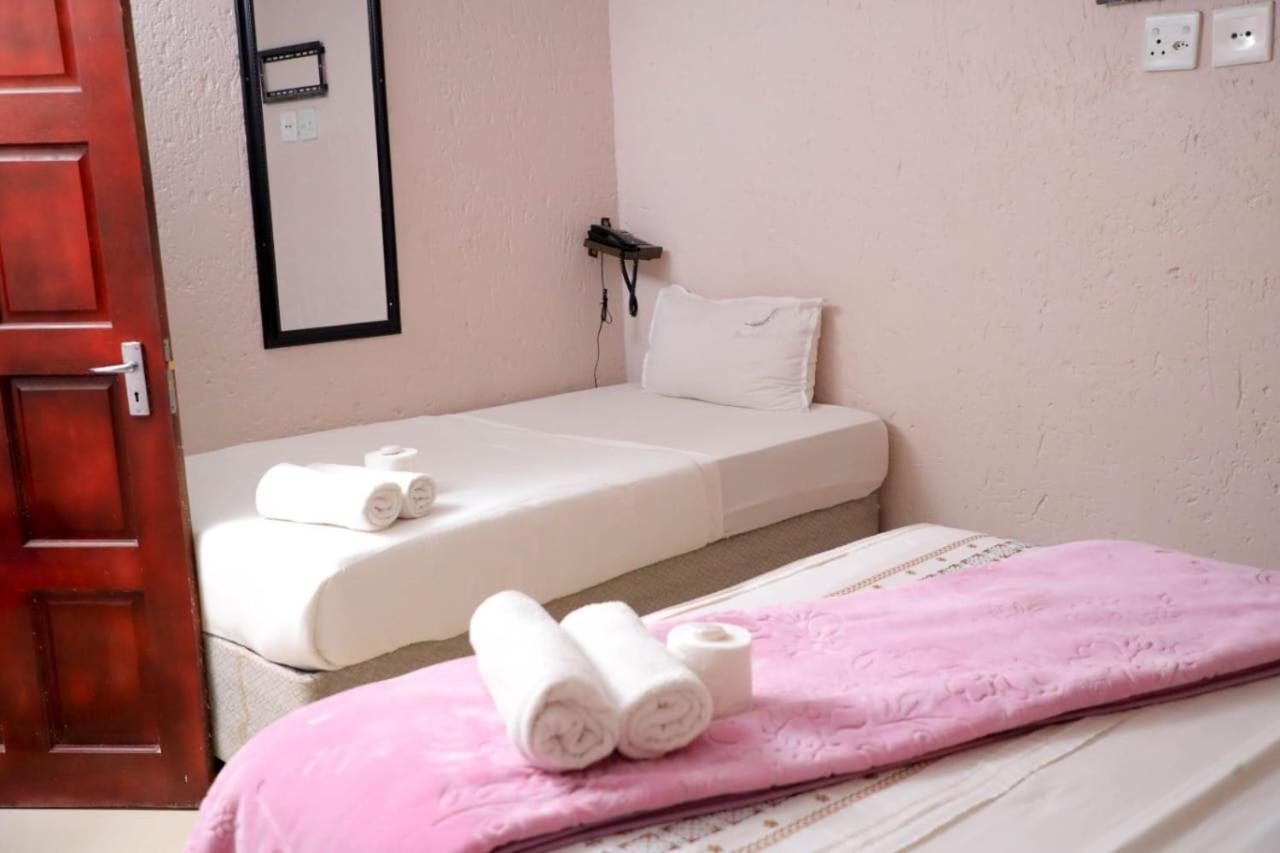 Yeoville Hotel Johannesburg Esterno foto
